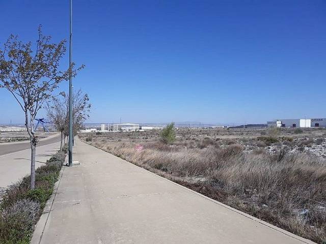 Terreno industrial en Venta en Calle del Ozono en Parque Venecia