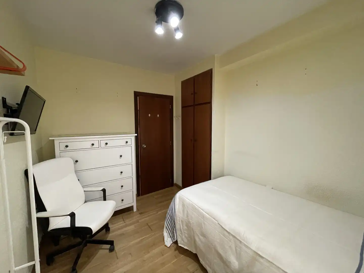 Dormitori de Pis en venda en Valencia amb Aire condicionat i Balcó