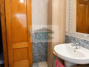 Baño de Casa adosada en venta en Vegas del Genil con Aire acondicionado, Calefacción y Jardín privado