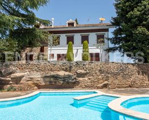 Vista exterior de Casa o xalet en venda en Riner amb Terrassa i Piscina