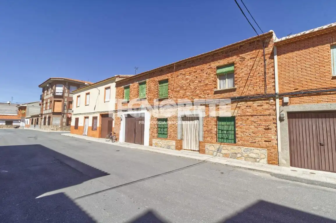 Vista exterior de Casa adosada en venta en Consuegra con Jardín privado