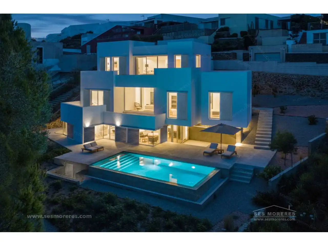 Detached house with pool for sale in Urbanizacion Cala Llonga