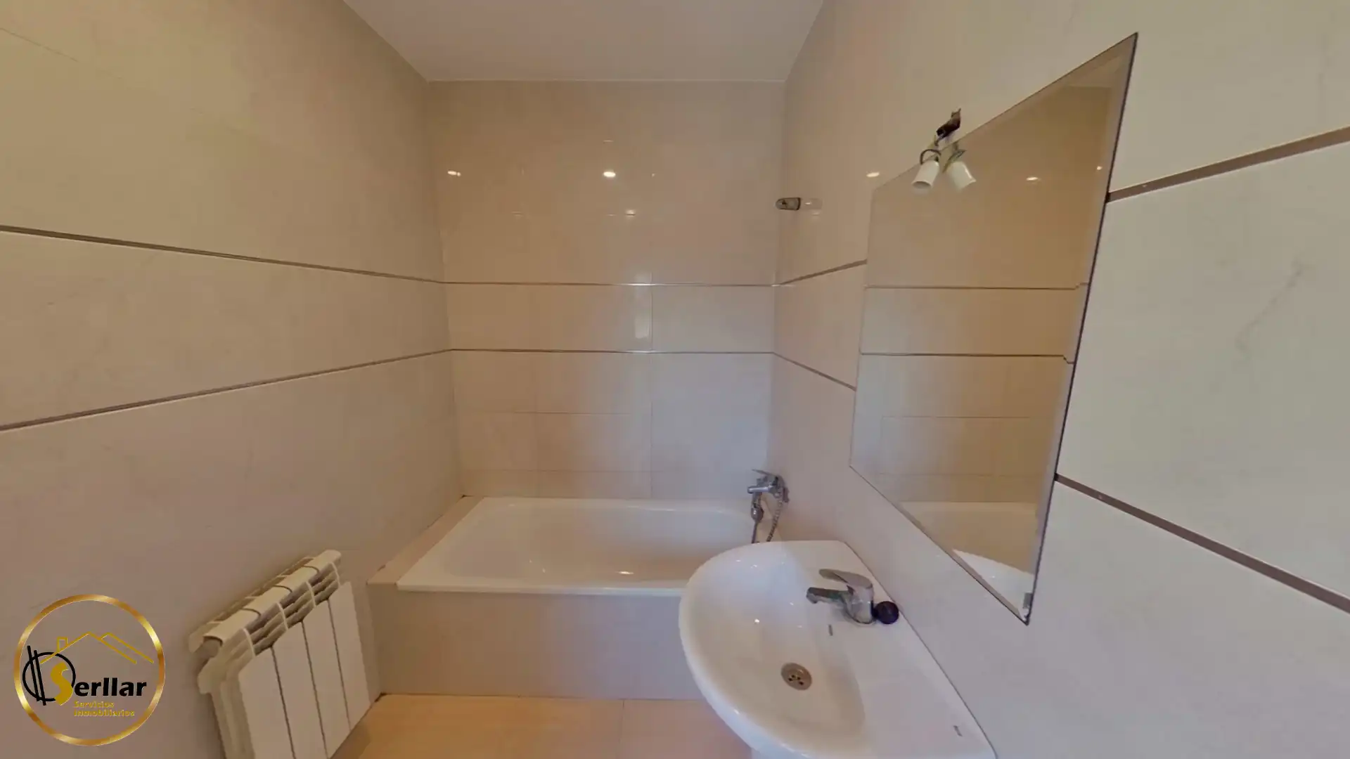 Baño de Casa adosada en venta en Banyeres del Penedès con Calefacción, Jardín privado y Terraza