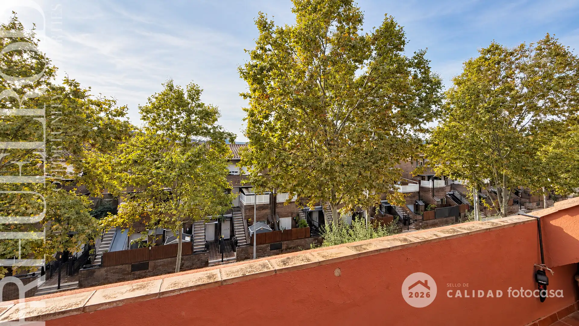 Vista exterior de Casa adosada en venta en Cerdanyola del Vallès con Aire acondicionado, Calefacción y Jardín privado
