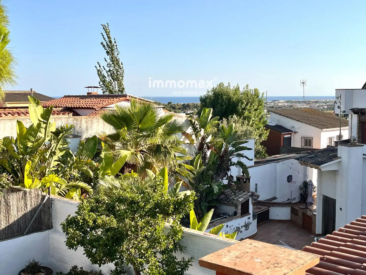 Exterior view of Houses for sale in Vilanova i la Geltrú  with Terrace and Storage room