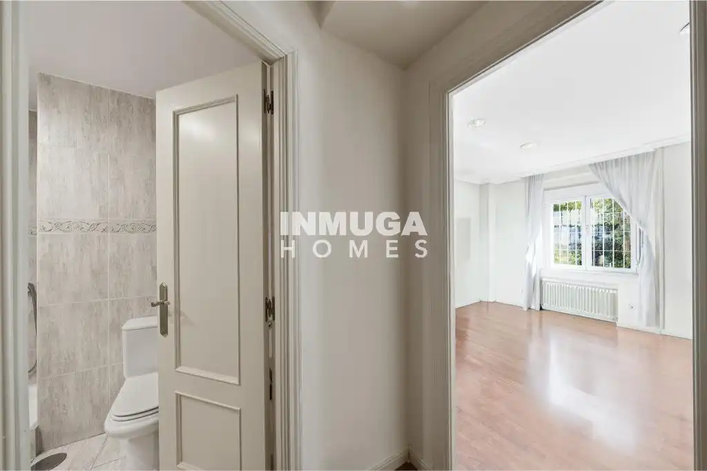 Bedroom of Flat for sale in Madrid  with Air Conditioner, Heating and Storage room