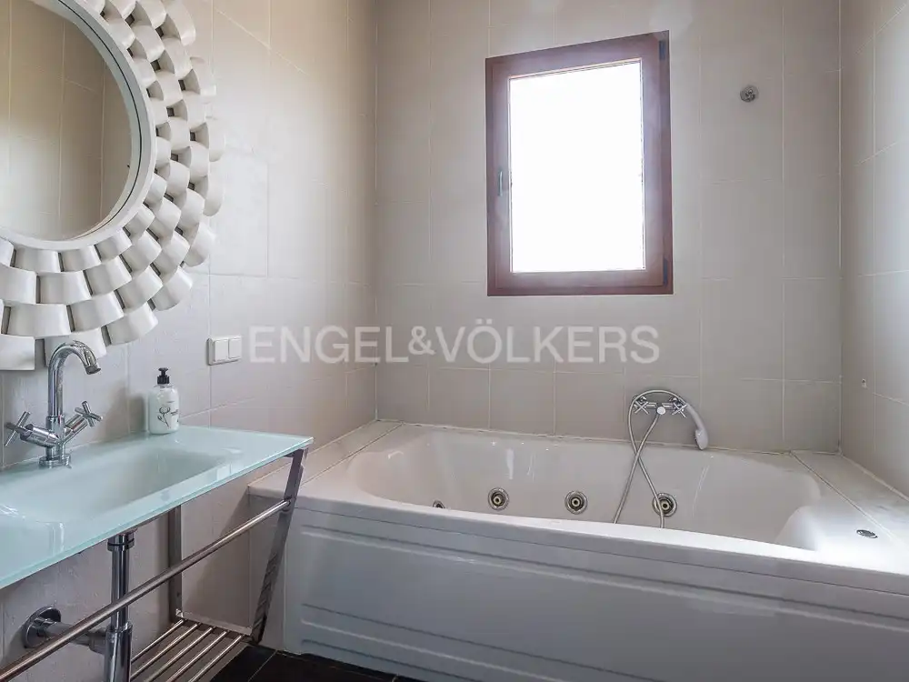 Bathroom of Houses for sale in Dénia  with Air Conditioner, Heating and Private garden
