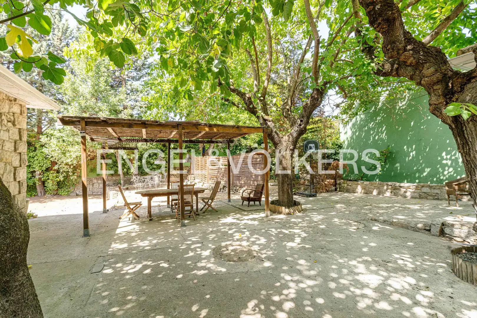 Terrassa de Casa o xalet en venda en Hoyo de Manzanares amb Calefacció, Jardí privat i Terrassa