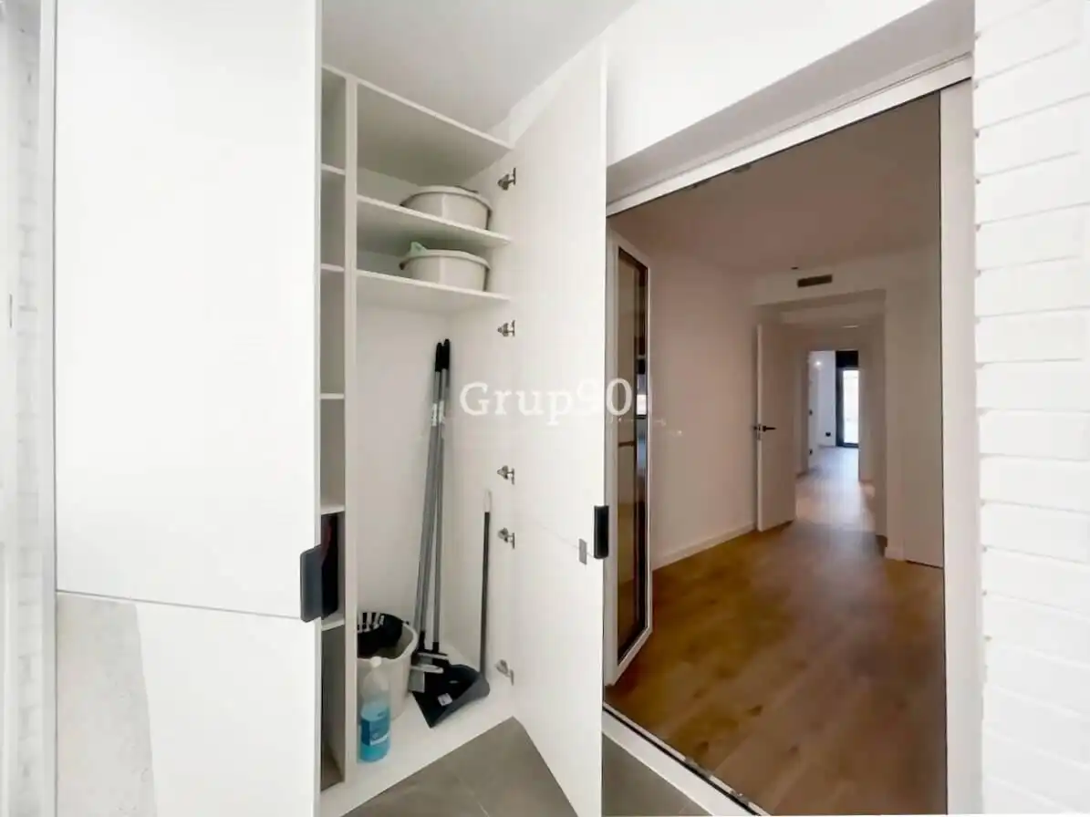 Piso en venta en Avenida MADRID, Instituts - Universitat