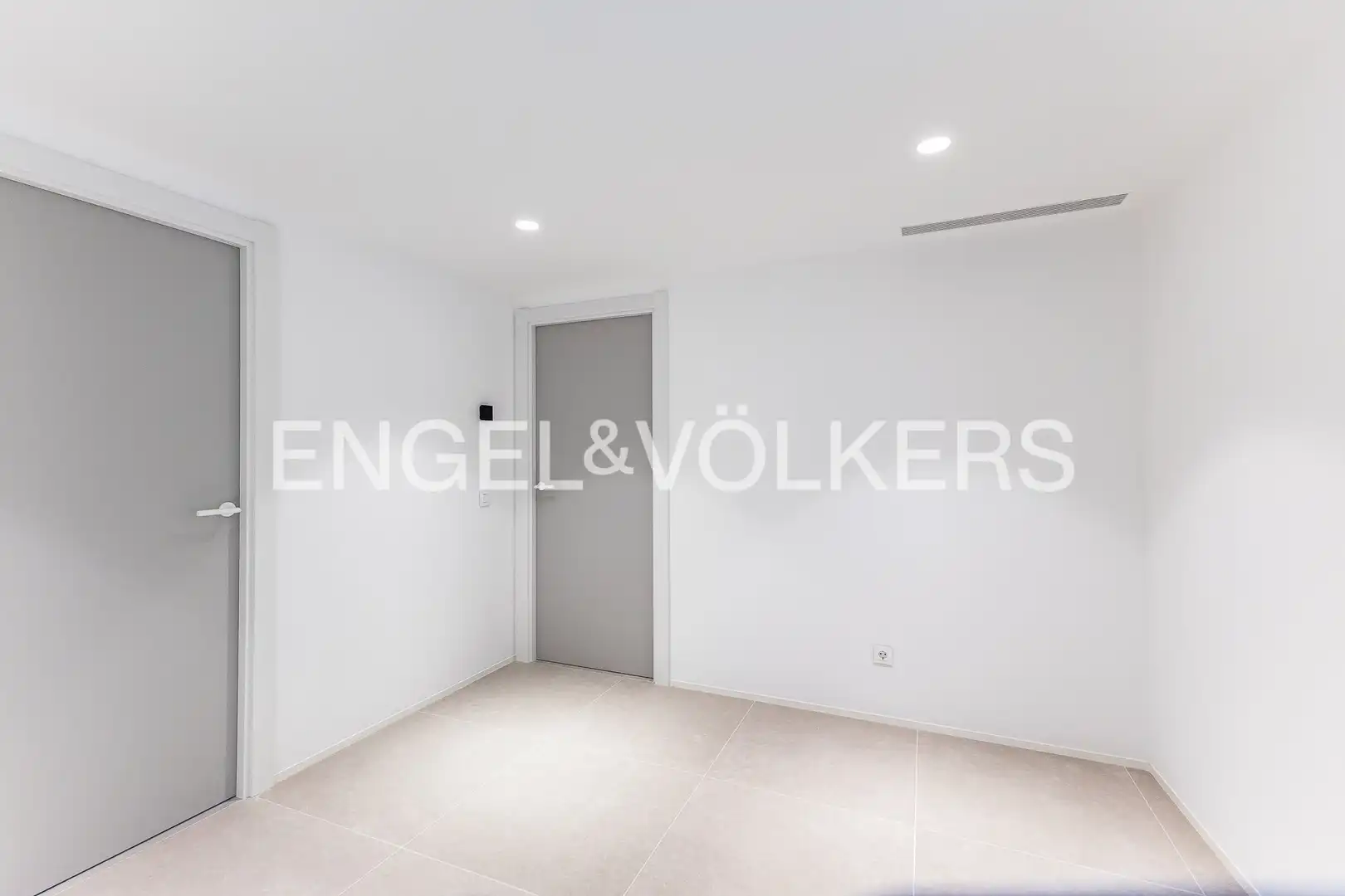 Wohnung zum Verkauf in L'Hospitalet de Llobregat mit Klimaanlage, Heizung und Terrasse