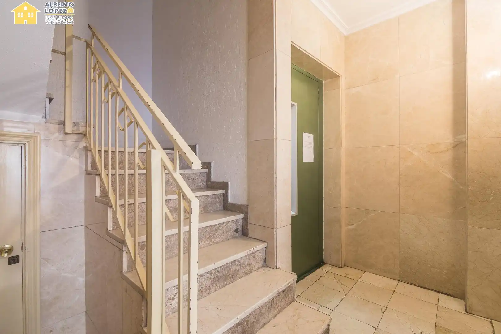 Ático en venta en Elche / Elx con Terraza y Balcón