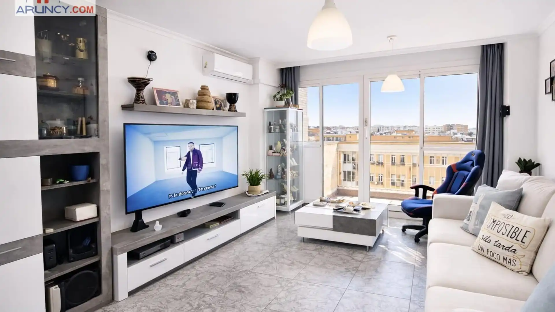 Living room of Flat for sale in  Sevilla Capital