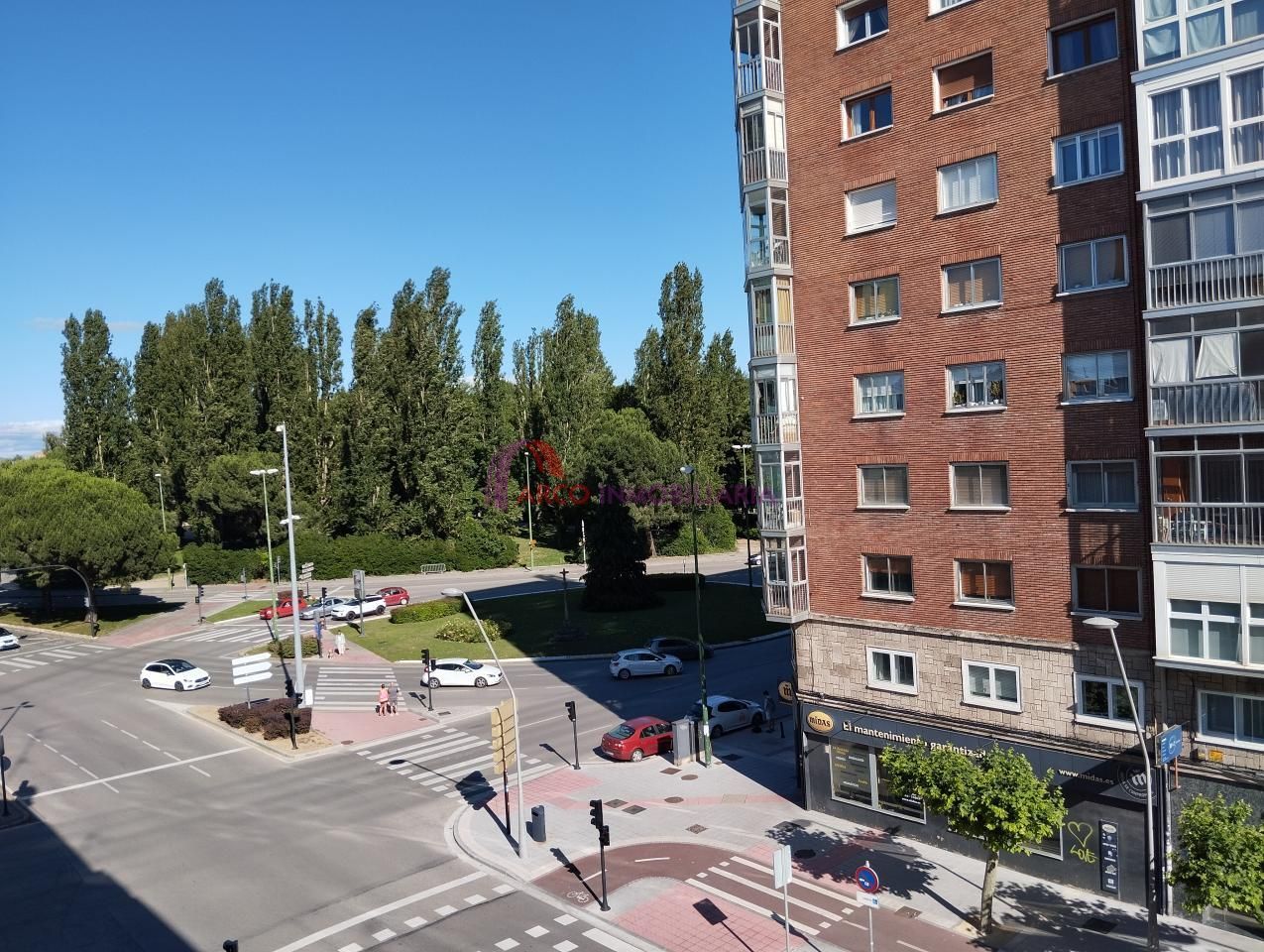Vista exterior de Apartament en venda en Burgos Capital amb Calefacció, Parquet i Moblat