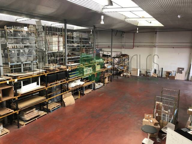 Nave industrial en Venta en Sevilla la Nueva
