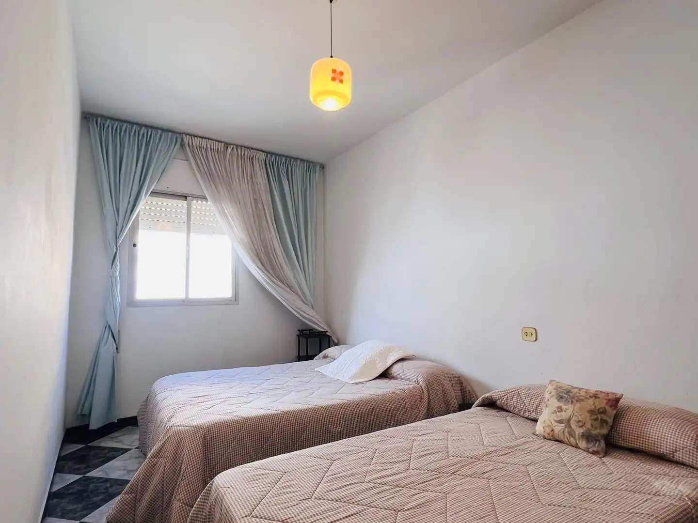 Schlafzimmer von Einfamilien-Reihenhaus zum Verkauf in Los Barrios