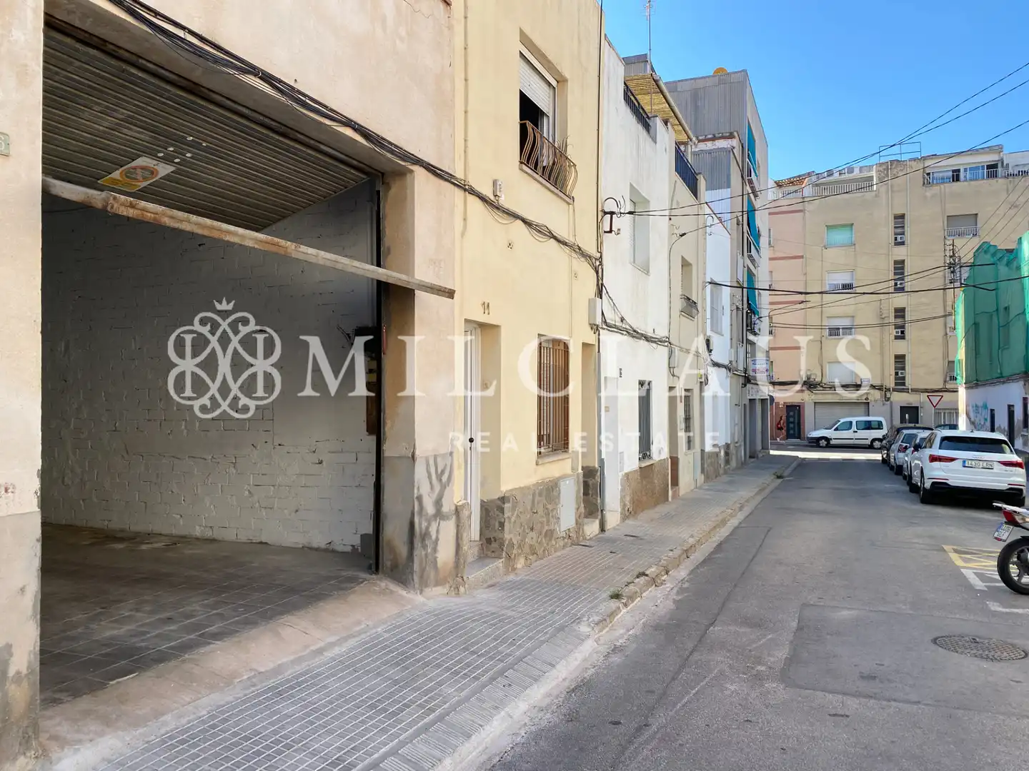 Außenansicht von Garage zum Verkauf in Terrassa