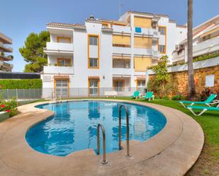 Swimming pool of Flat for sale in Marbella  with Air Conditioner, Terrace and Balcony