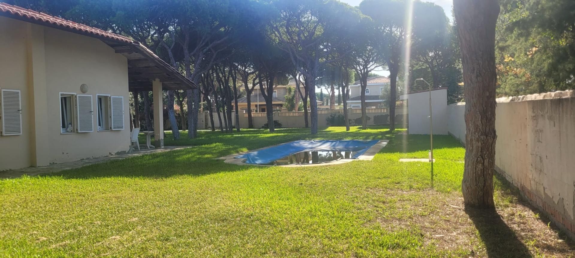 Piscina de Casa o xalet en venda en Chiclana de la Frontera amb Jardí privat, Terrassa i Piscina