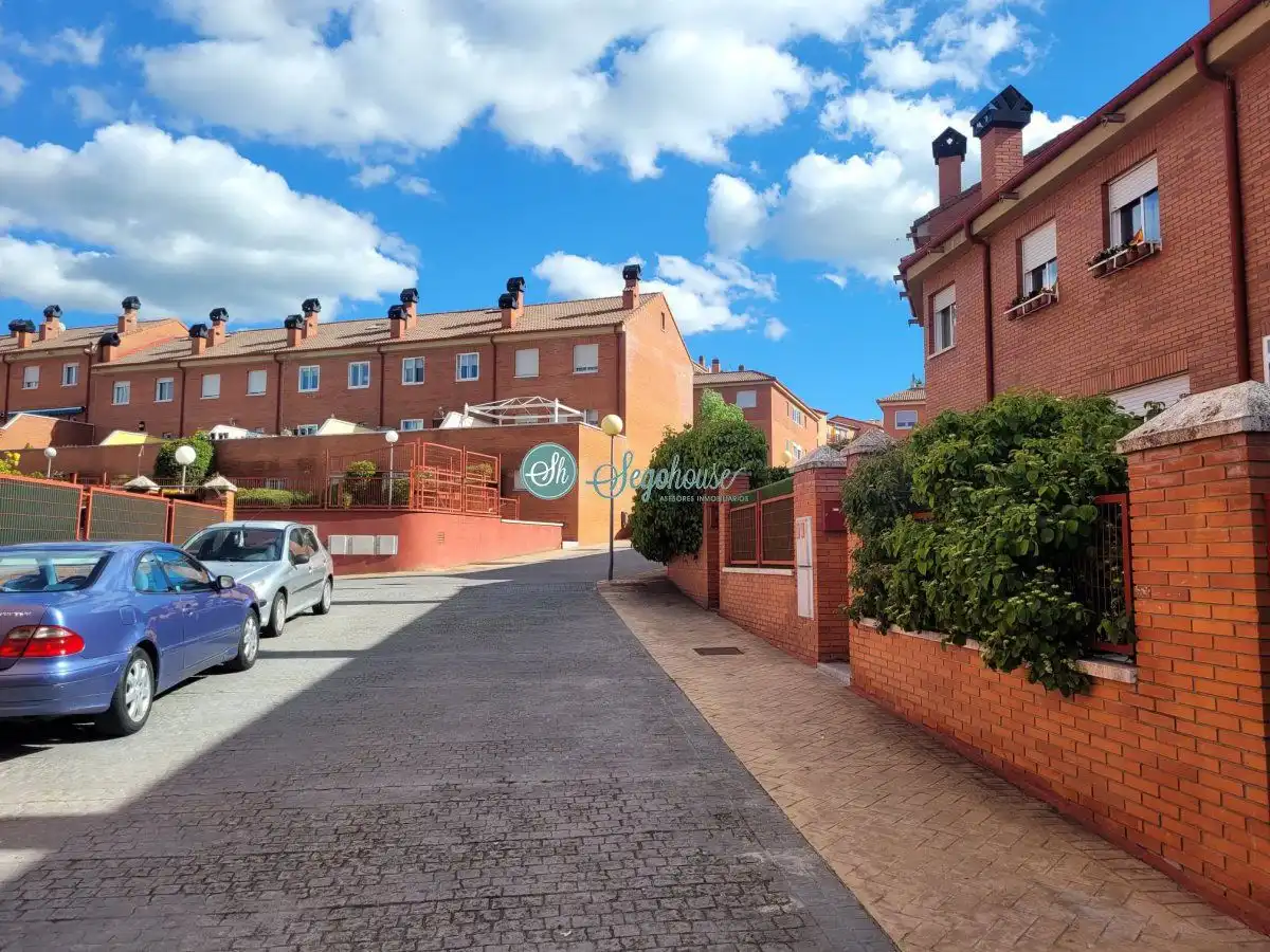 Exterior view of Apartments for sale in Segovia  with Heating, Parquet flooring and Terrace