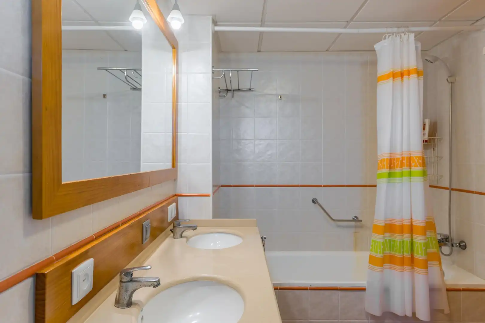 Baño de Ático en venta en El Ejido con Aire acondicionado, Calefacción y Jardín privado
