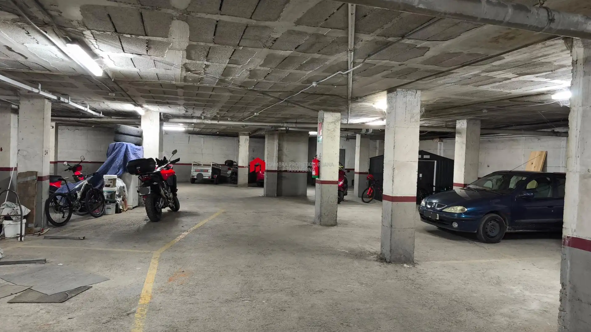 Parkplatz von Garage zum Verkauf in Tortosa