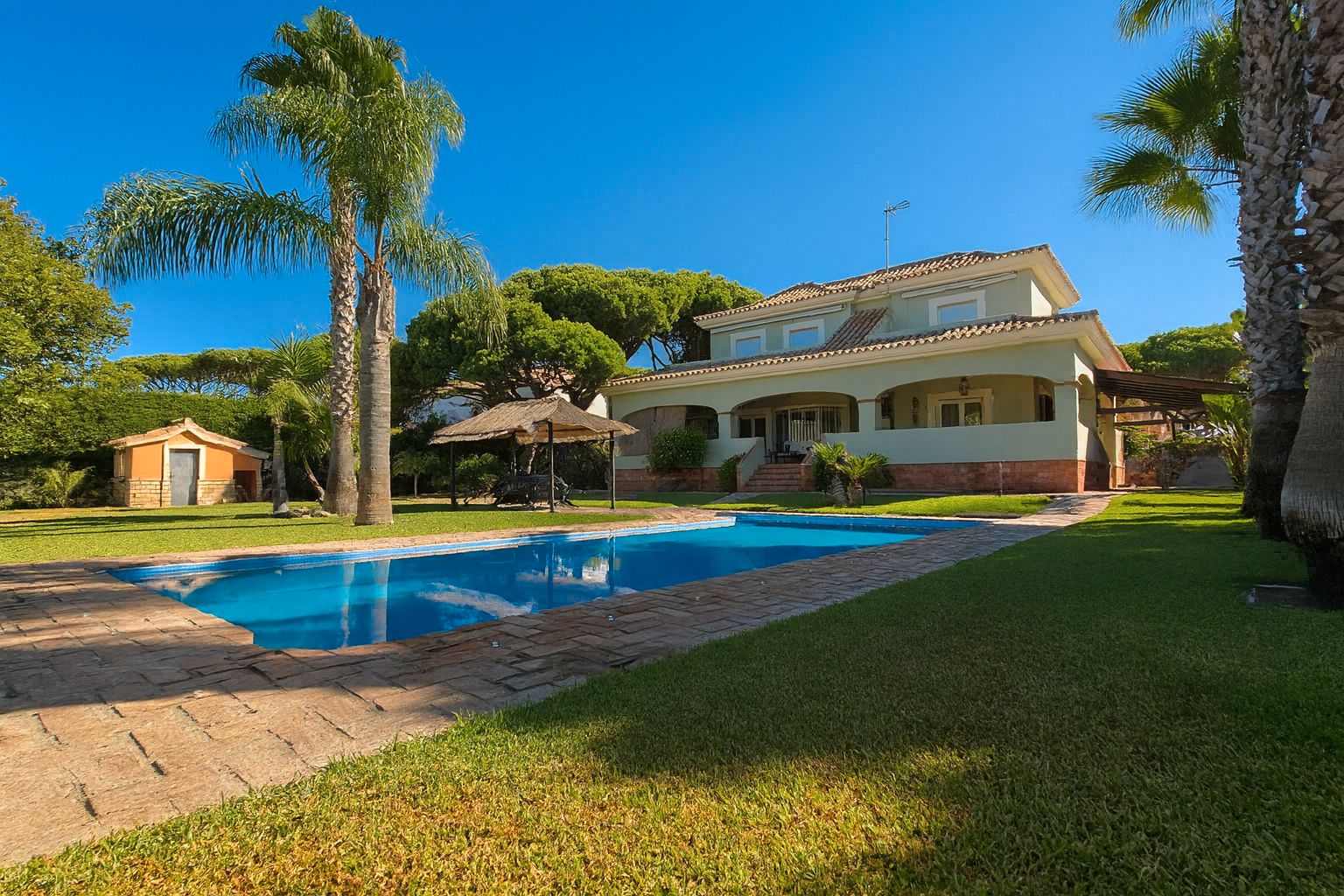 Jardí de Casa o xalet en venda en Conil de la Frontera amb Jardí privat, Terrassa i Piscina