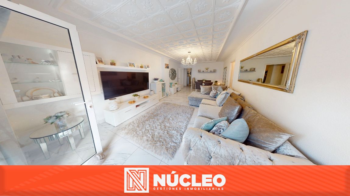 Living room of Flat for sale in Torrevieja  with Terrace, Furnished and Oven