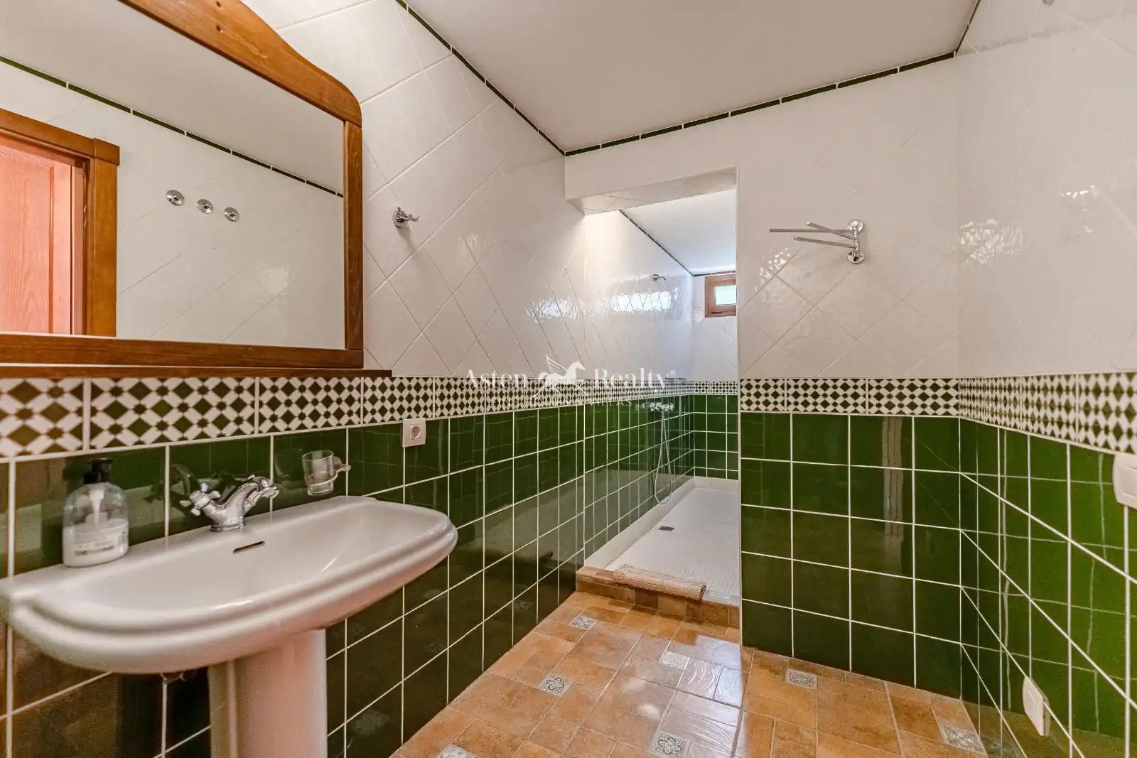 Bathroom of Houses for sale in Adeje  with Air Conditioner, Terrace and Swimming Pool