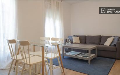 Bedroom of Flat to rent in  Madrid Capital  with Air Conditioner, Heating and Balcony