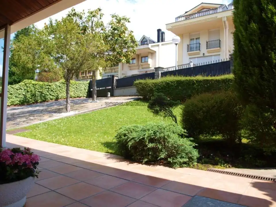 Jardí de Casa o xalet en venda en Laudio / Llodio amb Calefacció, Jardí privat i Terrassa