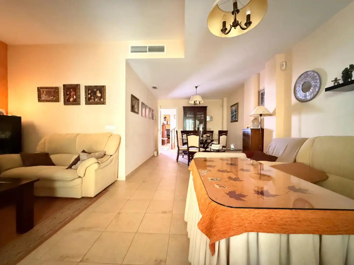 Casa bifamiliare con terrazza in vendita a Espartinas Pueblo, imagen 2