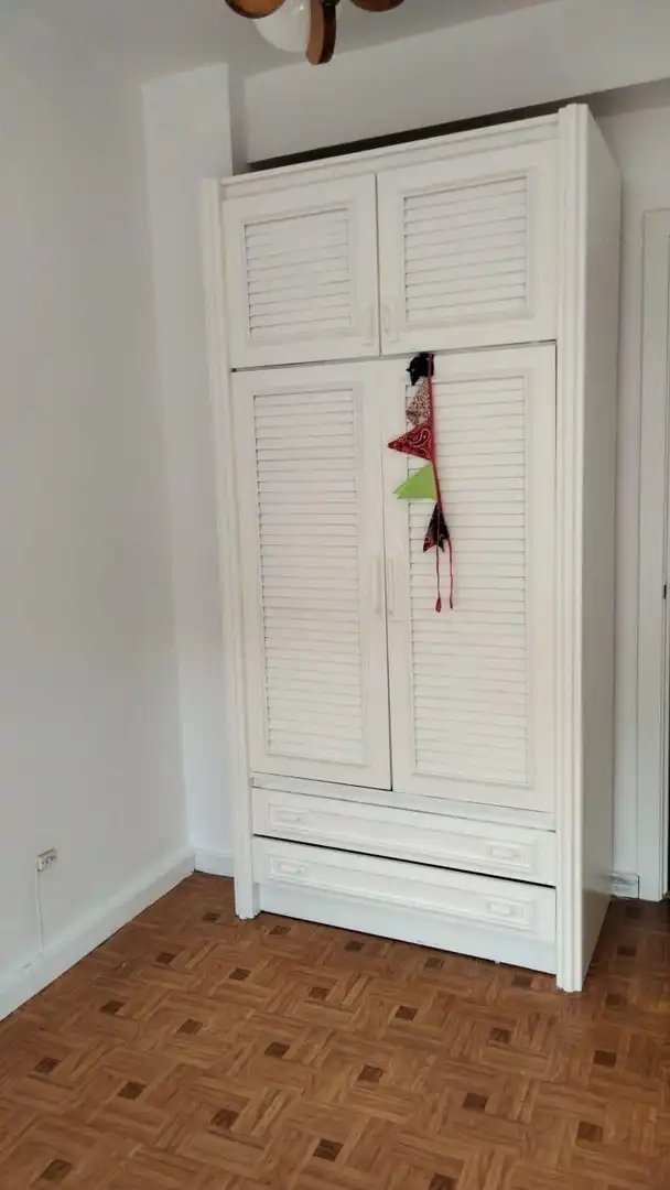 Habitación de Piso de alquiler en Torrelavega  con Amueblado