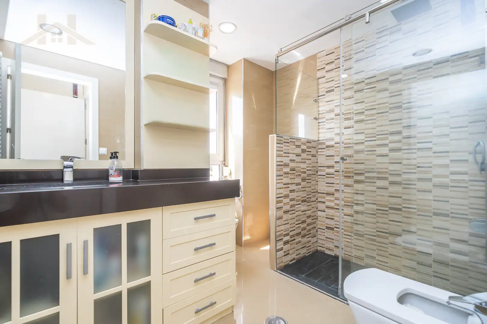 Bathroom of Flat for sale in Pozuelo de Alarcón  with Air Conditioner, Heating and Storage room