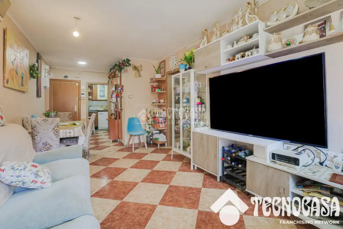 Wohnzimmer von Wohnung zum Verkauf in Badalona mit Klimaanlage und Balkon