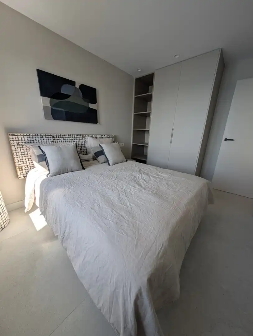 Habitación de Piso de alquiler en Torrevieja con Aire acondicionado, Terraza y Amueblado