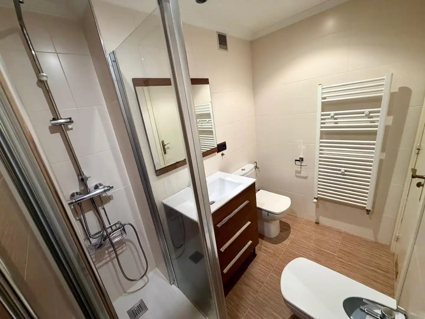 Baño de Piso en venta en Bilbao  con Calefacción y Terraza