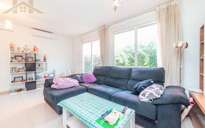 Living room of Single-family semi-detached for sale in Colmenar Viejo  with Air Conditioner, Heating and Private garden