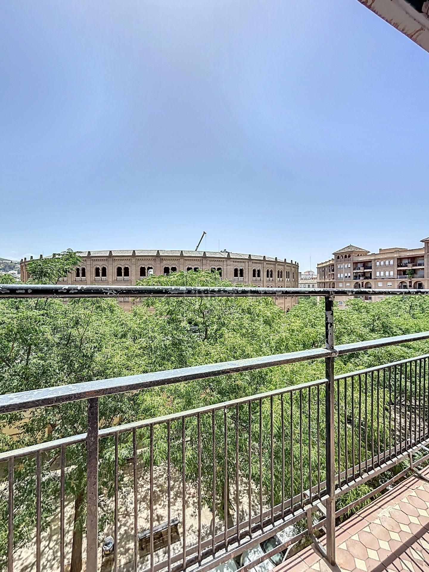 Exterior view of Flat for sale in  Granada Capital  with Terrace
