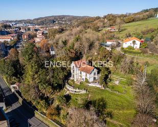 Vista exterior de Finca rústica en venda en Donostia - San Sebastián  amb Aire condicionat, Calefacció i Jardí privat