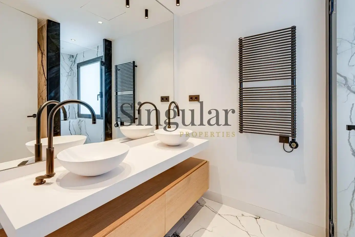 Bathroom of Flat for rent in Barcelona  with Heating, Private garden and Terrace