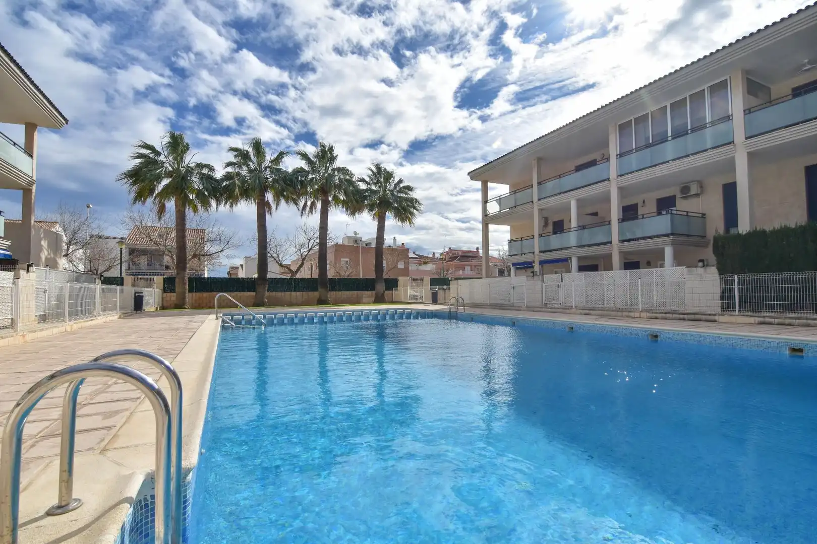Piscina de Piso de alquiler en Puçol con Aire acondicionado, Jardín privado y Terraza