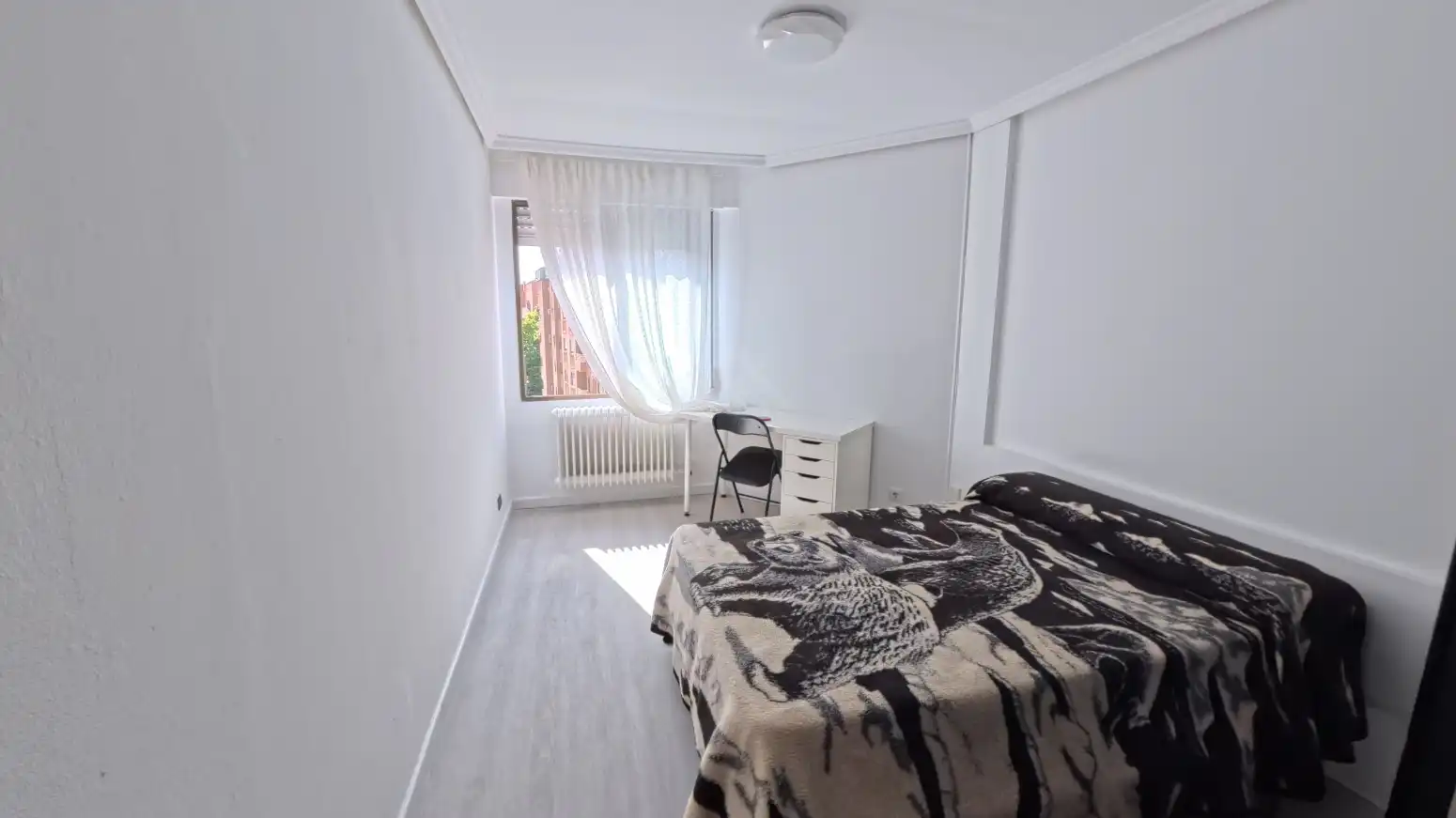 Habitación de Piso en venta en  Logroño con Calefacción, Parquet y Trastero
