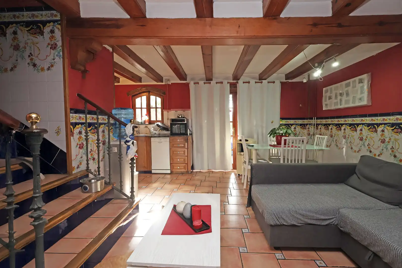 Sala d'estar de Casa o xalet en venda en Esplugues de Llobregat amb Terrassa, Traster i Balcó