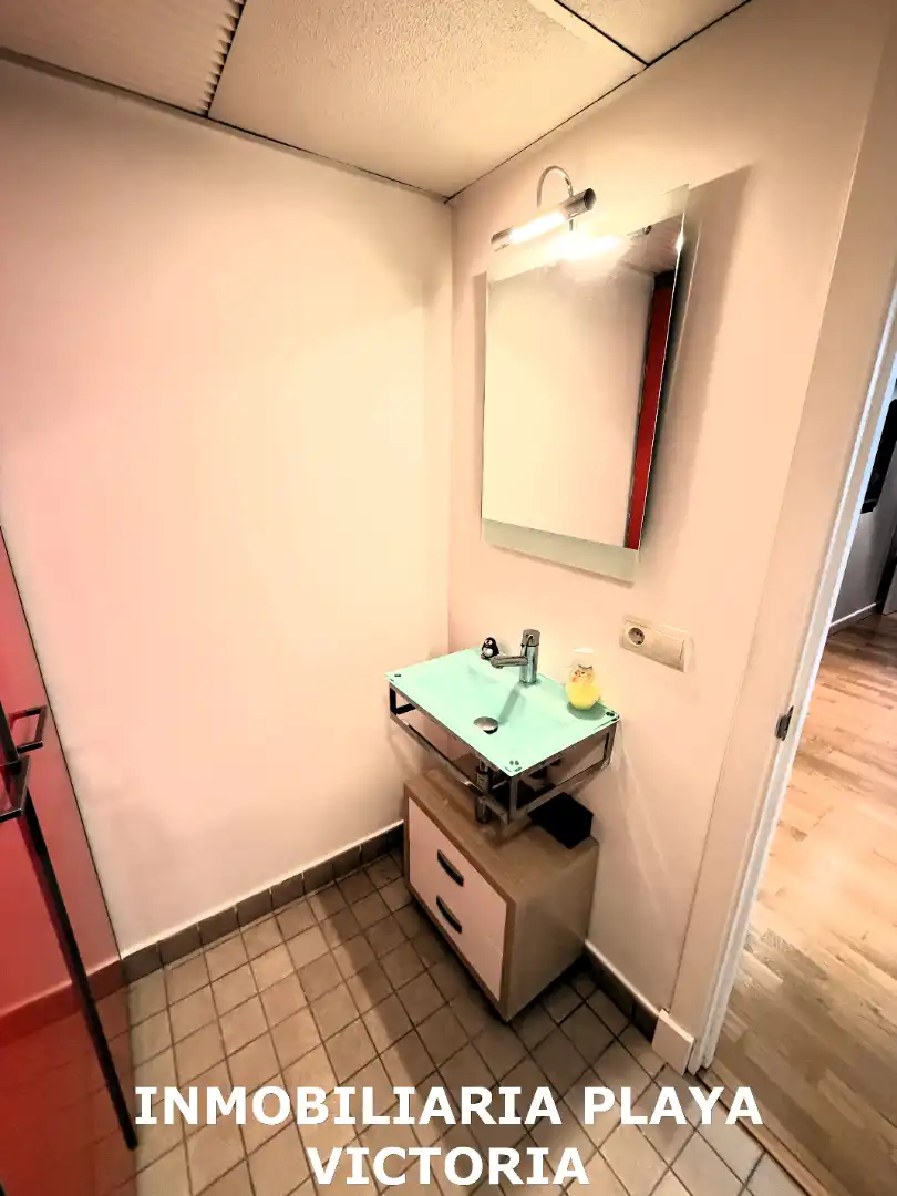 Bathroom of Flat for sale in Cádiz  with Air Conditioner, Heating and Parquet flooring