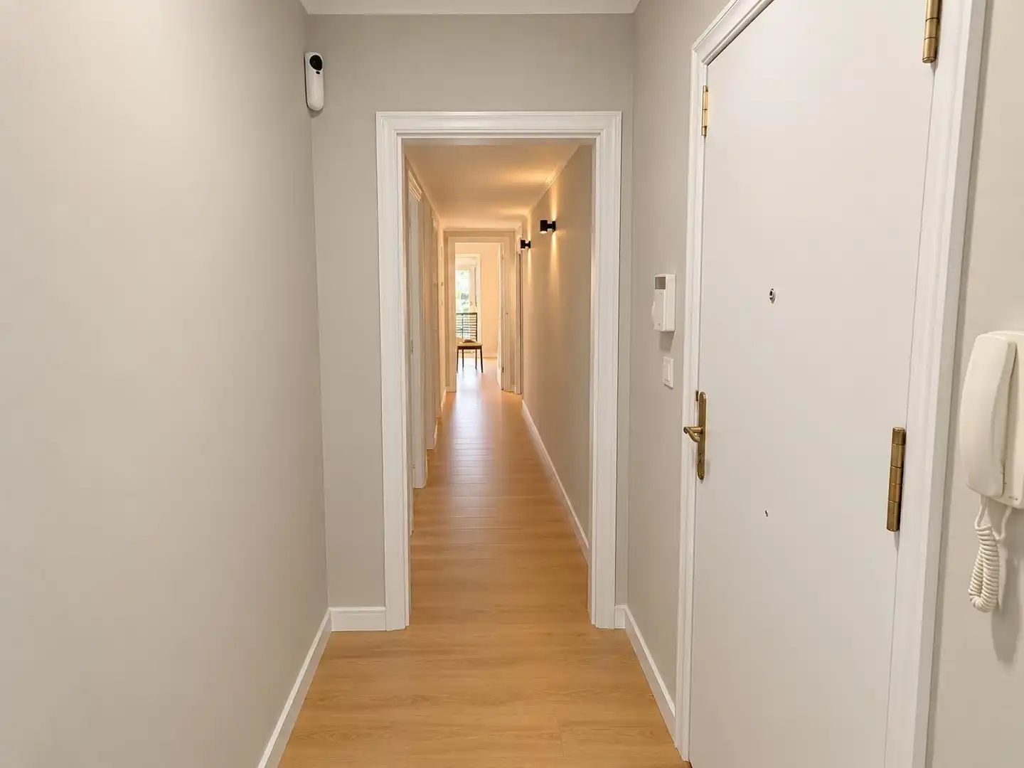 Flat for sale in L'Hospitalet de Llobregat  with Parquet flooring, Balcony and Alarm