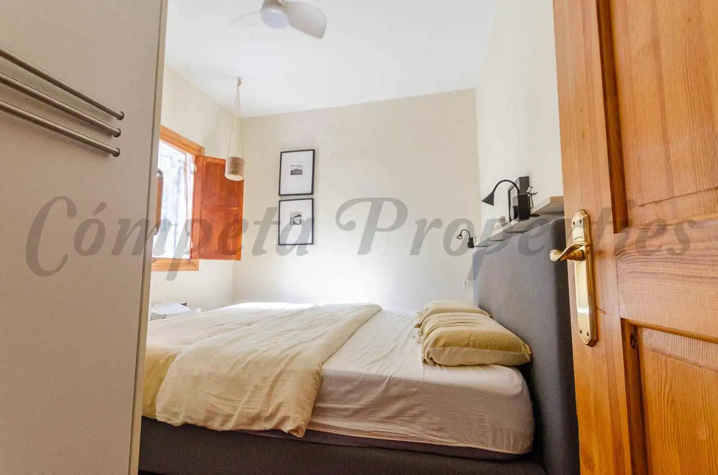 Habitación de Finca rústica en venta en Málaga con Aire acondicionado, Jardín privado y Terraza