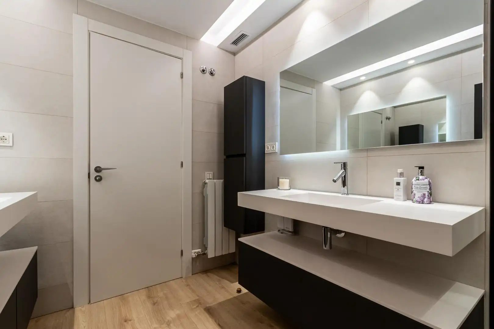 Badezimmer von Wohnung zum Verkauf in Manresa mit Heizung, Privatgarten und Parkett