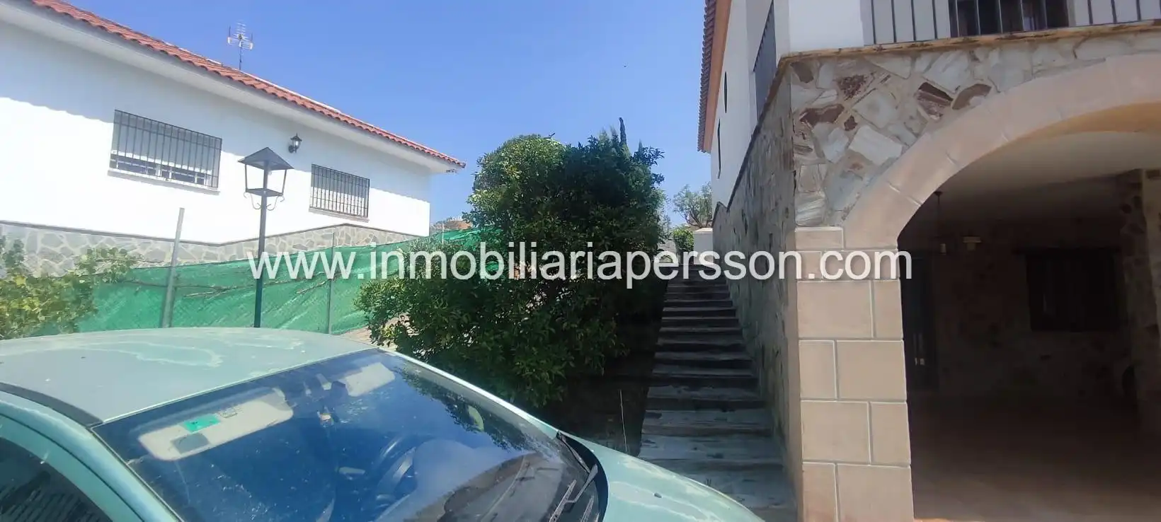 Vista exterior de Casa o xalet en venda en Écija amb Calefacció, Jardí privat i Terrassa