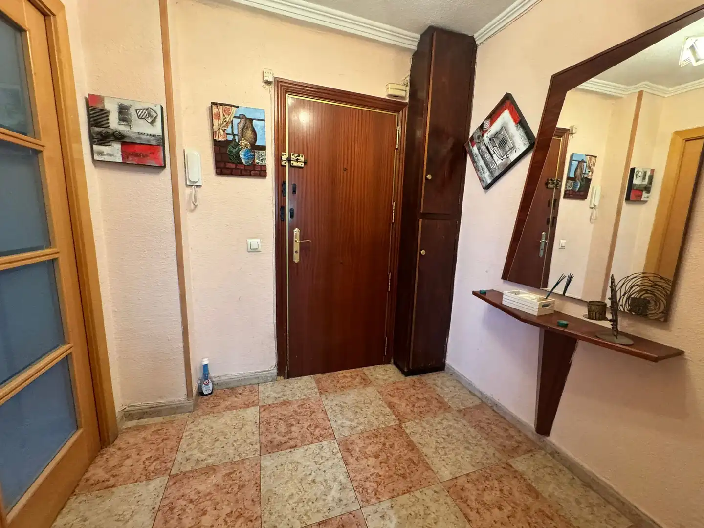 Piso en venta en L'Hospitalet de Llobregat con Balcón