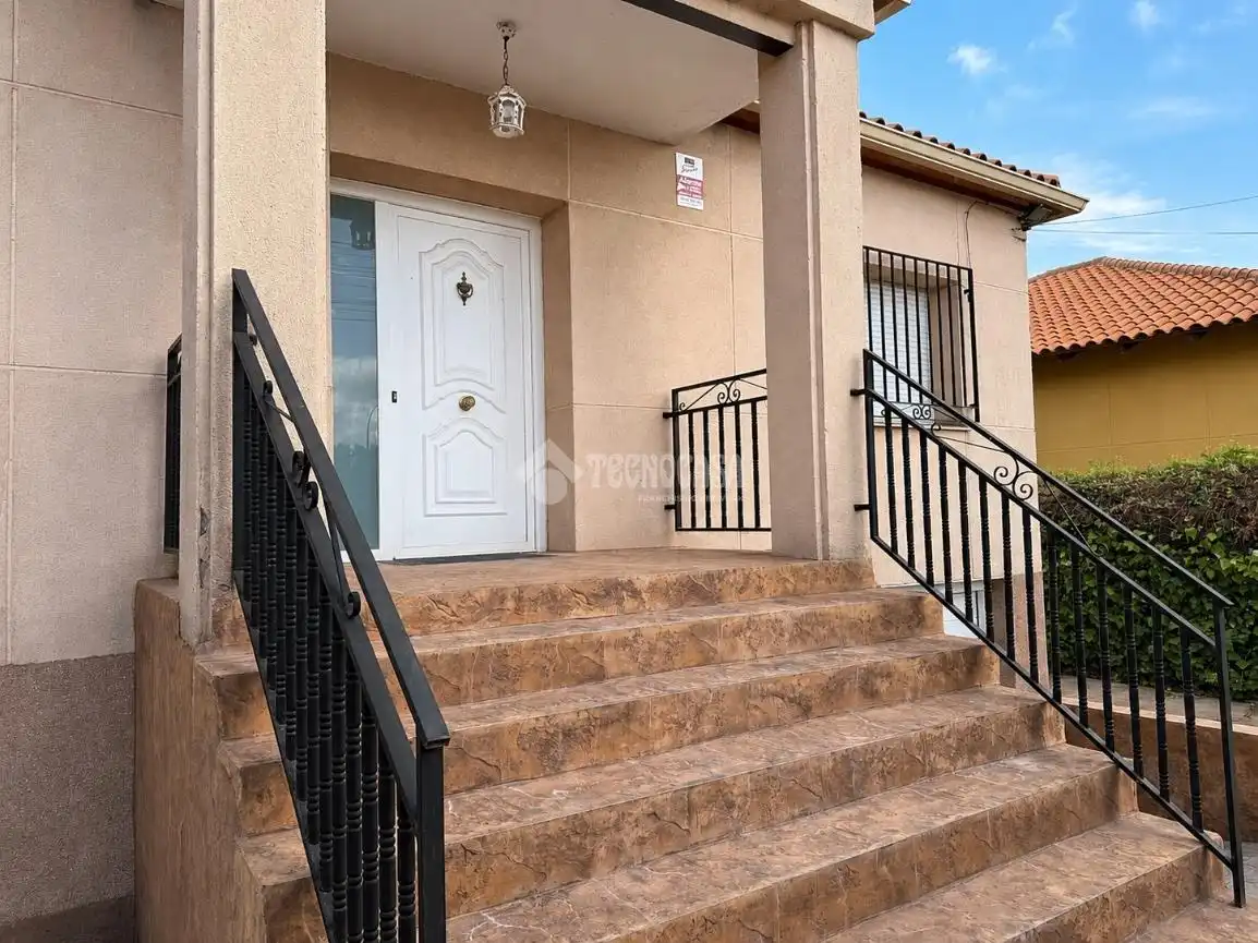 Vista exterior de Casa o chalet en venta en Ciruelos con Calefacción, Piscina y Balcón